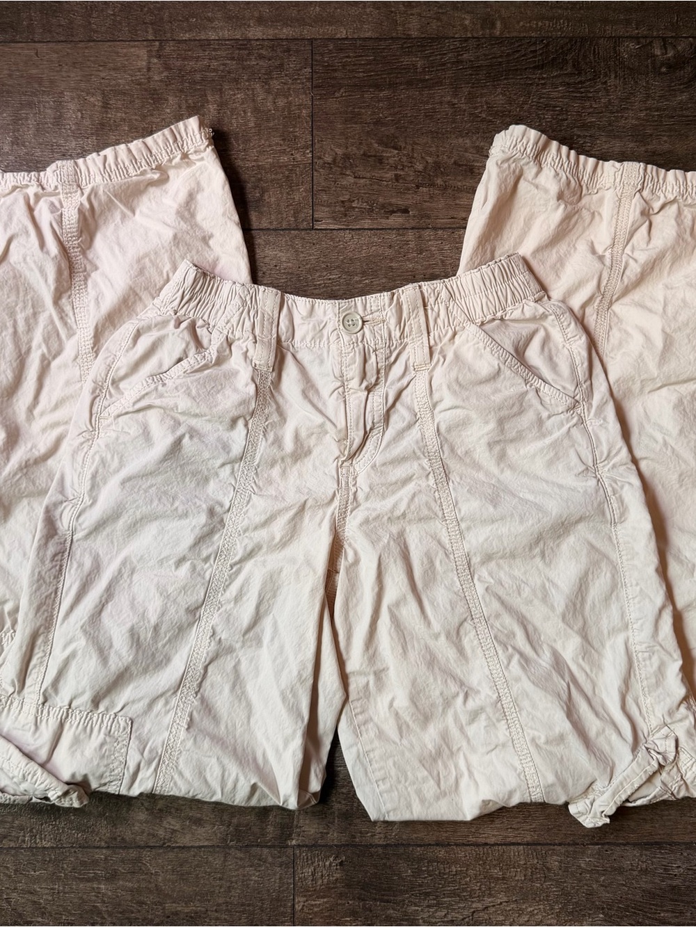 Light Cream Elastic Waist Cargo Capri Pants